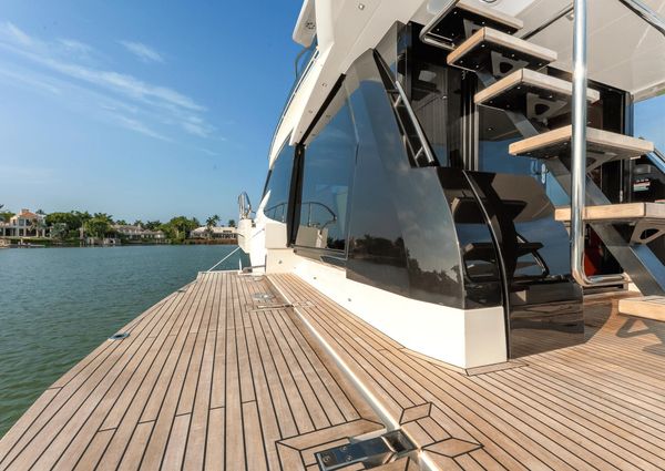 Galeon 500 Fly image