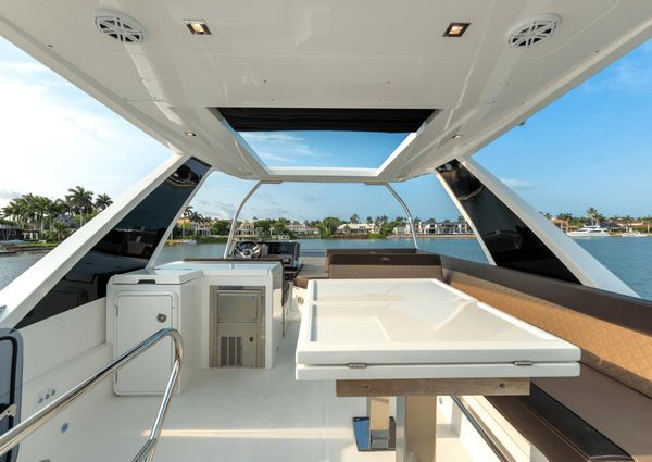 Galeon 500 Fly image