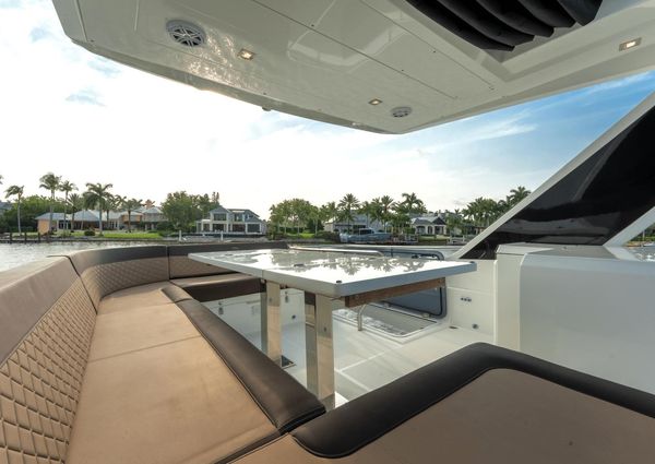 Galeon 500 Fly image