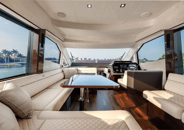 Galeon 500 Fly image