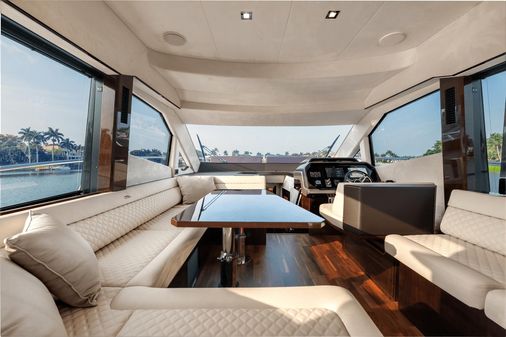 Galeon 500 Fly image