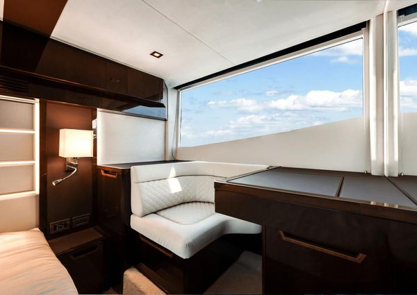 Galeon 500 Fly image