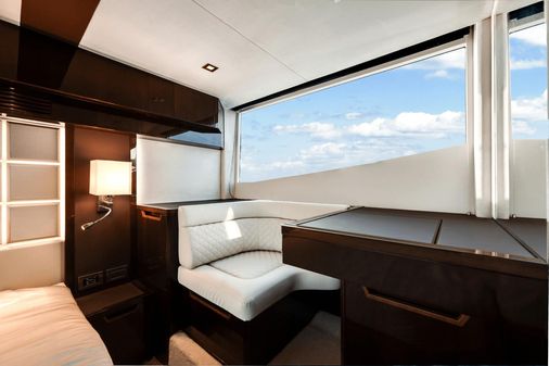 Galeon 500 Fly image