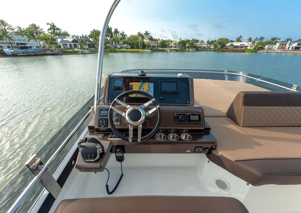 Galeon 500 Fly image