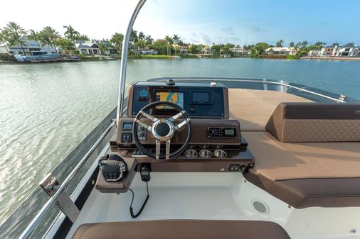 Galeon 500 Fly image