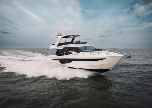 Galeon 500 Fly image