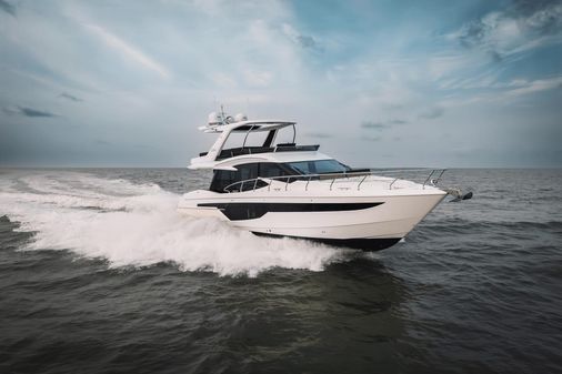 Galeon 500 Fly image