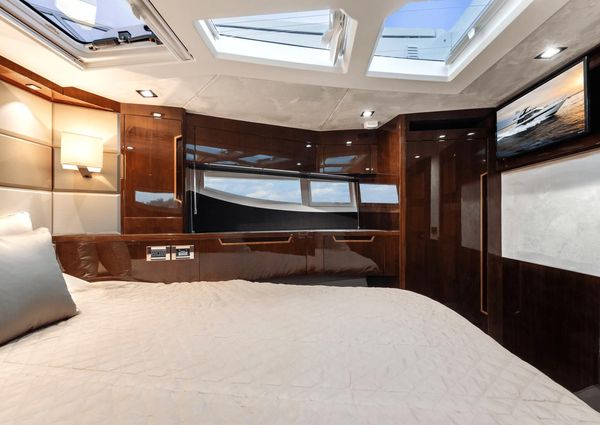 Galeon 500 Fly image