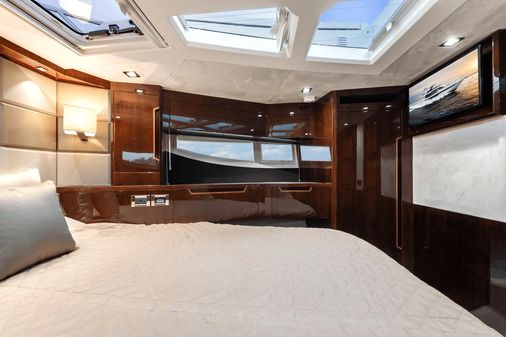 Galeon 500 Fly image