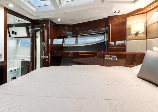 Galeon 500 Fly image