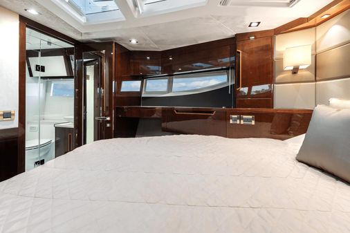 Galeon 500 Fly image