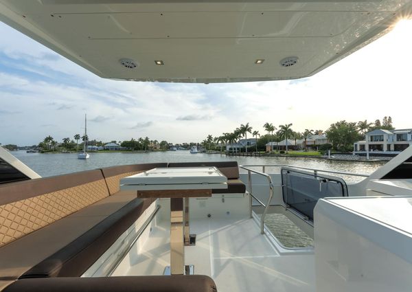 Galeon 500 Fly image