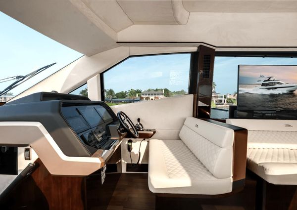 Galeon 500 Fly image