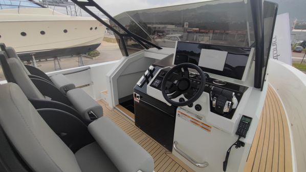 De Antonio Yachts D36 image