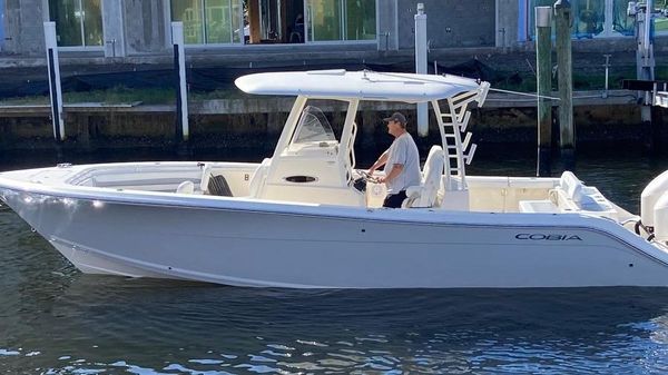 Cobia 301 Center Console 