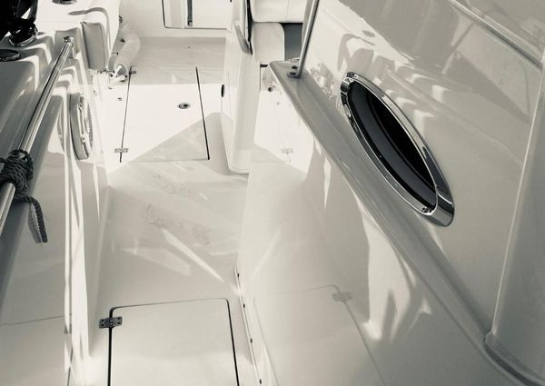 Cobia 301 Center Console image