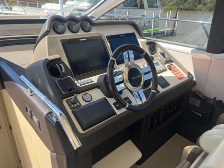 Azimut 55S image