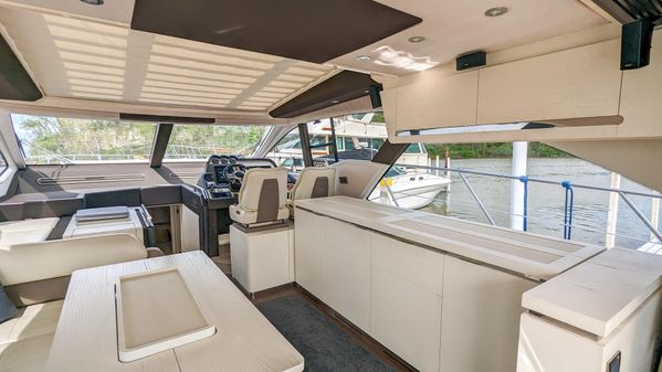 Azimut 55S image