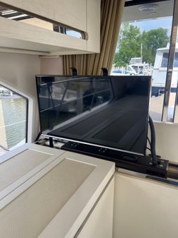 Azimut 55S image