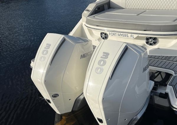 Sea Ray SLX 310 OB image