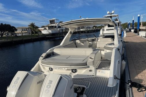 Sea Ray SLX 310 OB image