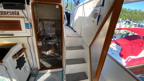 Chris-Craft 427 Catalina image