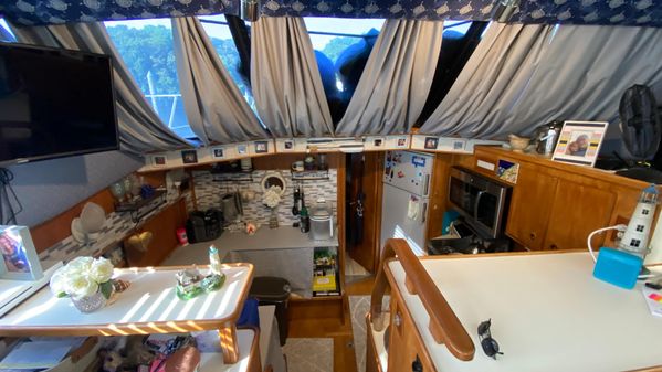 Chris-Craft 427 Catalina image
