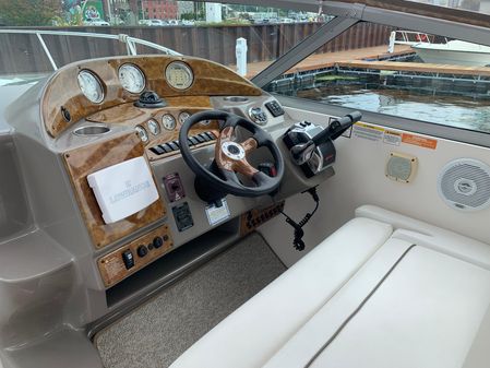 Rinker 320 Express Cruiser image