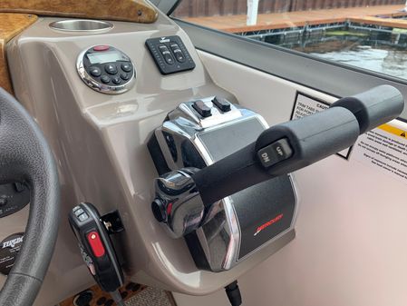 Rinker 320 Express Cruiser image