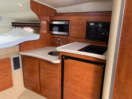 Rinker 320 Express Cruiser image