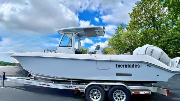 Everglades 285 Center Console 