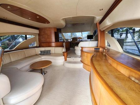 Azimut 62E image