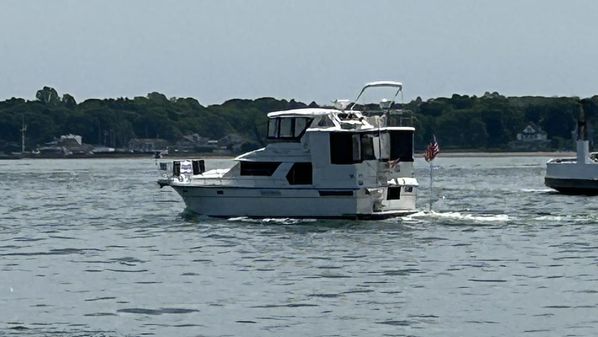 Carver 440 Aft Cabin Motor Yacht image