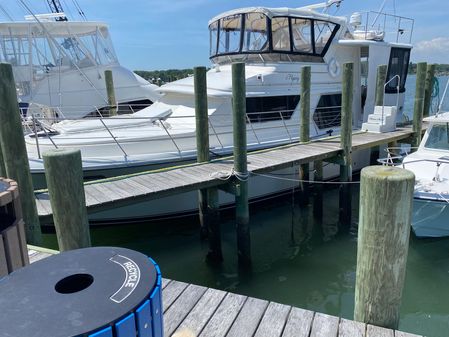 Carver 440 Aft Cabin Motor Yacht image