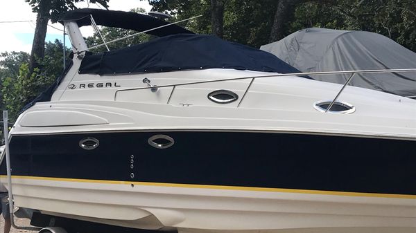 Regal 2860 Commodore