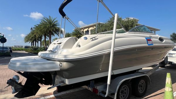 Sea Ray 240 Sundeck 