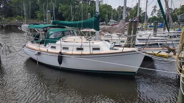 Island Packet 27