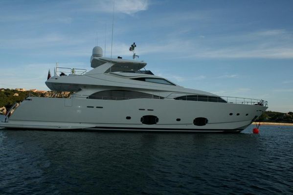 Ferretti-yachts CUSTOM-LINE-CL-97 - main image