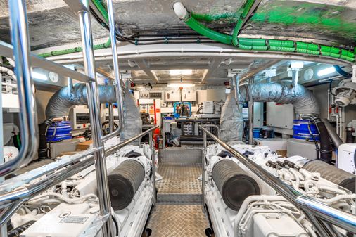 Sunseeker 92 Yacht image