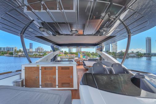 Sunseeker 92 Yacht image
