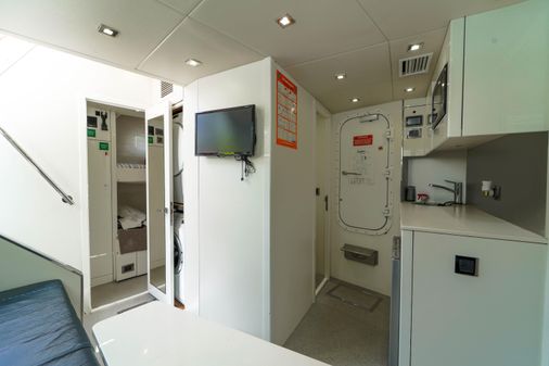 Sunseeker 92 Yacht image