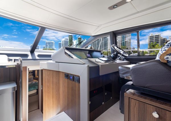 Azimut 50 Flybridge image