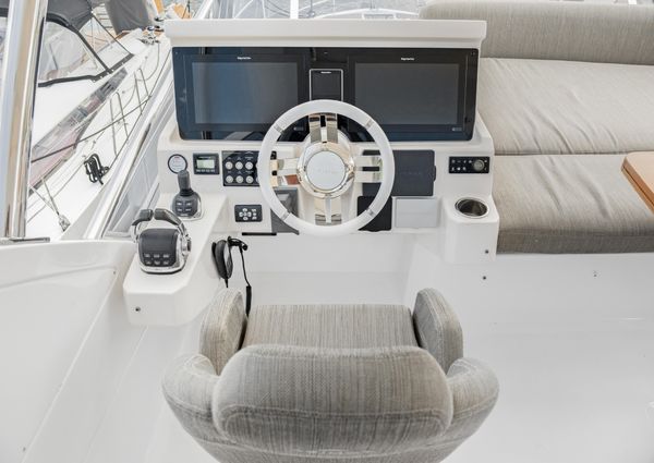 Azimut 50 Flybridge image