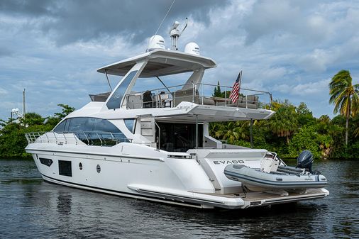 Azimut 66 image