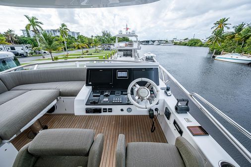 Azimut 66 image