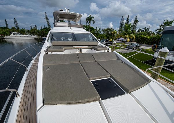 Azimut 66 image