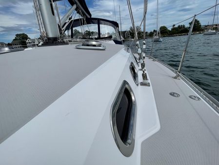Catalina 385 image