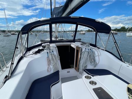 Catalina 385 image