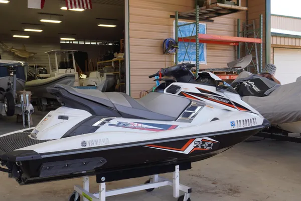 Yamaha-waverunner FX-SHO image