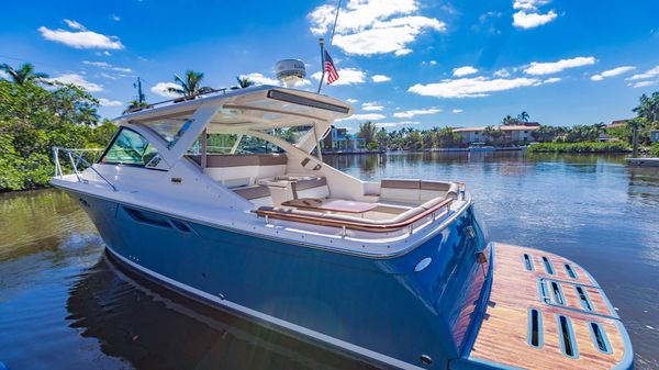 Tiara Yachts 3100 Coronet